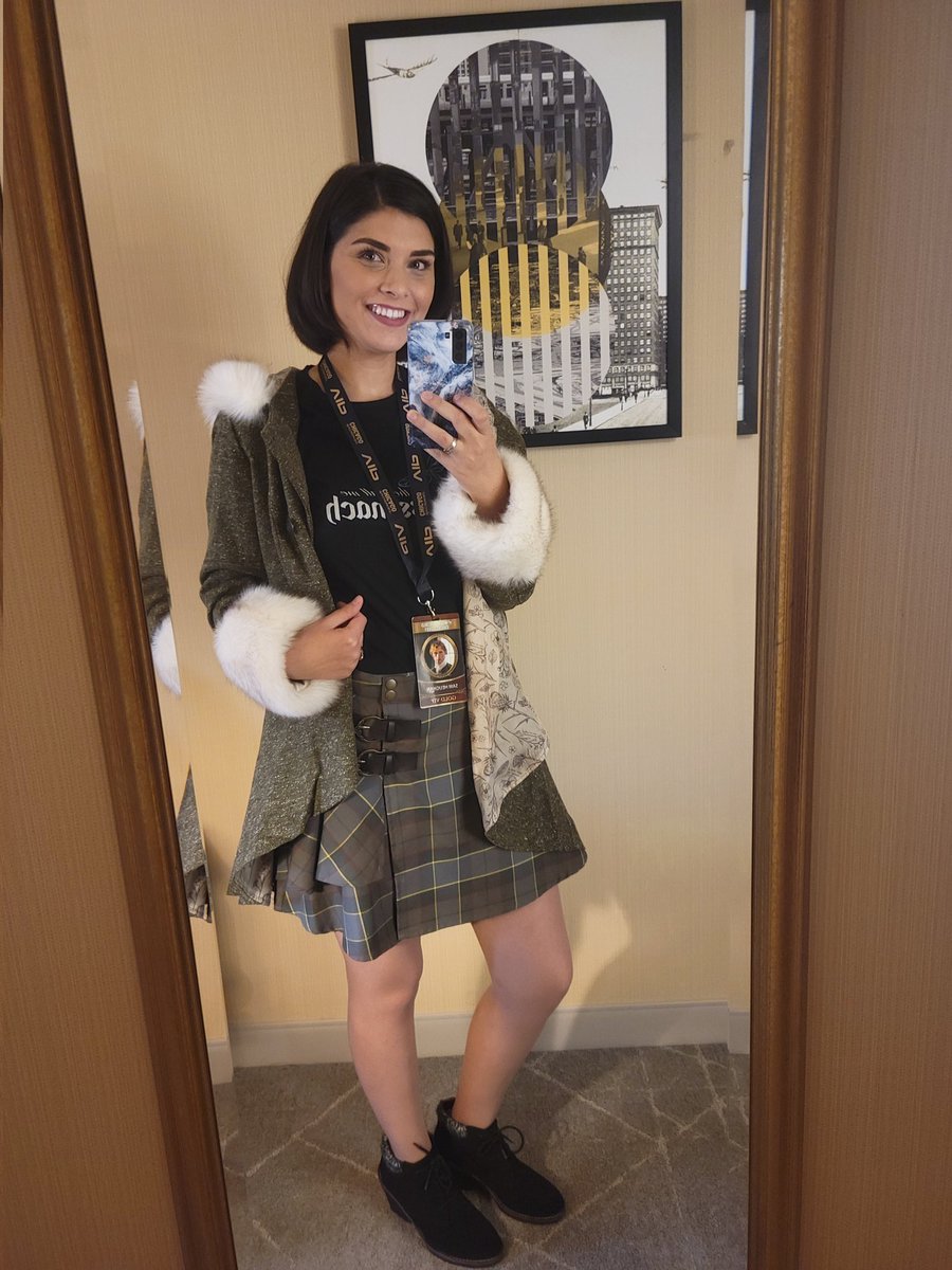 Evenstar_Gal's tweet image. Day #2 of @WizardWorld! Can&apos;t wait to see @SamHeughan and Duncan! I barely got any sleep 🤣 #Sassenach #WizardWorldChicago