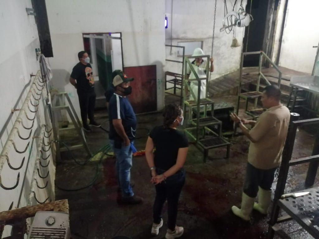 GobTeapa's tweet photo. GOBIERNO MUNICIPAL “JUNTOS POR TEAPA” INFORMA

“Visita @Alma_Espadas Rastro Municipal”

*La alcaldesa recorrió las instalaciones y constató los trabajos que se realizan https://t.co/gnGLEOYHL1