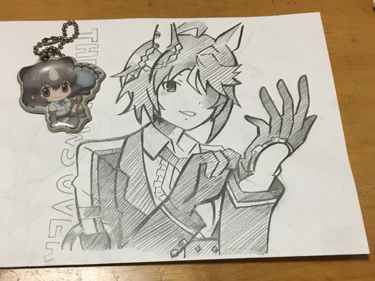 アナログで描いてます
左の文字はダサかったのでアイビスで消しました 