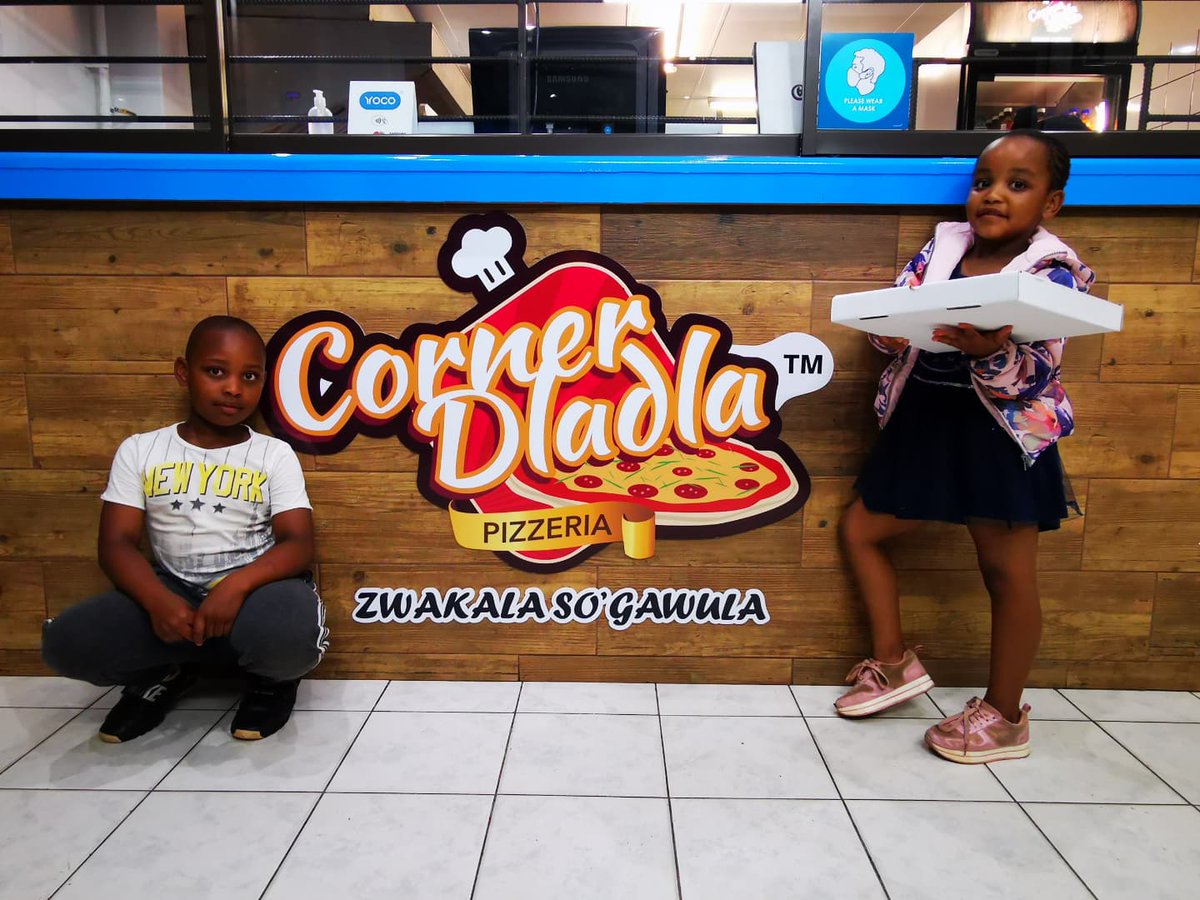 corner_dladla's tweet photo. Shout out to the Bambinos 📸📸📸
#saturdaylunching🍴 #BestSharedMeal #KasiPizza #ZwakalaSoGawula #CornerDladlaPizzeria
#WoodFiredPizza 🔥🔥🍕🍕 https://t.co/Q8PaAL9NfV
