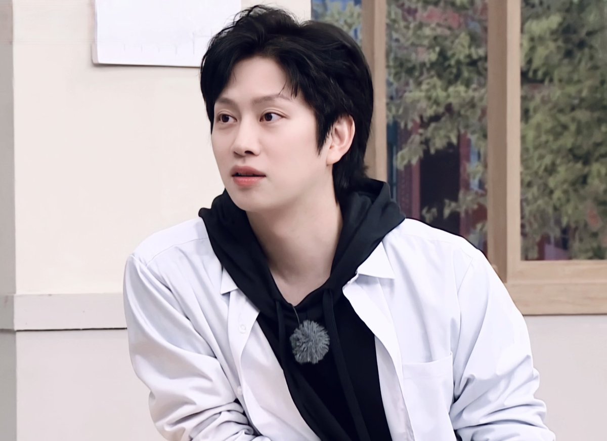 후드티 위에 셔츠 아이러브잇