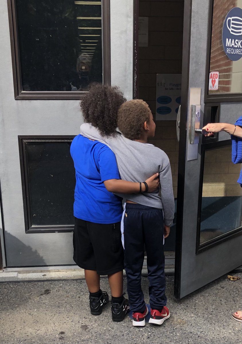 MsWalshie's tweet photo. If you look for the WHY, you WILL find it. Building a community of kind & loving helpers. 🌈🥰 #bekind #itsfree #weALLhavevalue #weALLbelong #myheartgrew ❤️#theboro02035 @igo_elementary @MissmscottK1 @FoxboroughPS https://t.co/ROpU9aC2fE