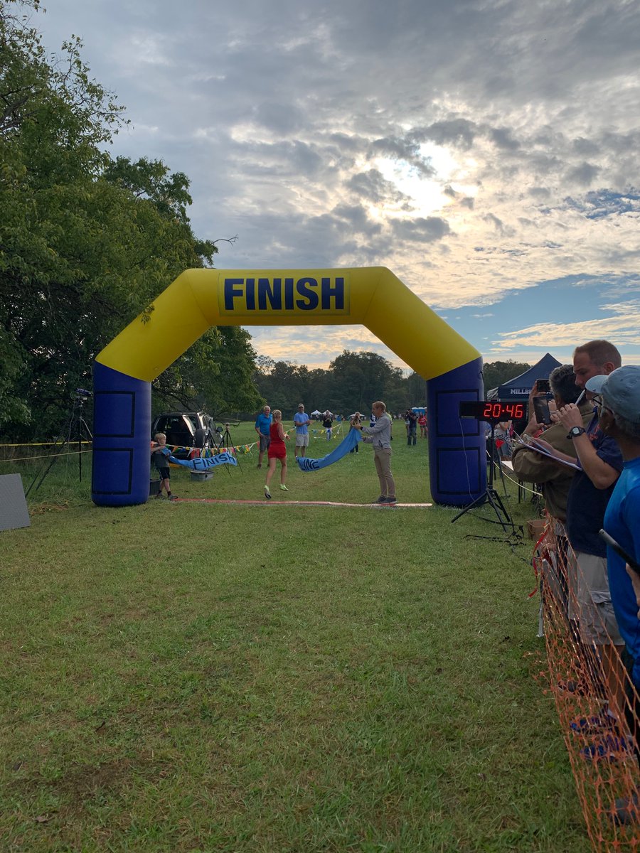 gcmtf's tweet photo. Amelia Shoemaker placed 1st in the JV underclassmen girls race!! 🥇❤️ https://t.co/Ssog9Z9oJe