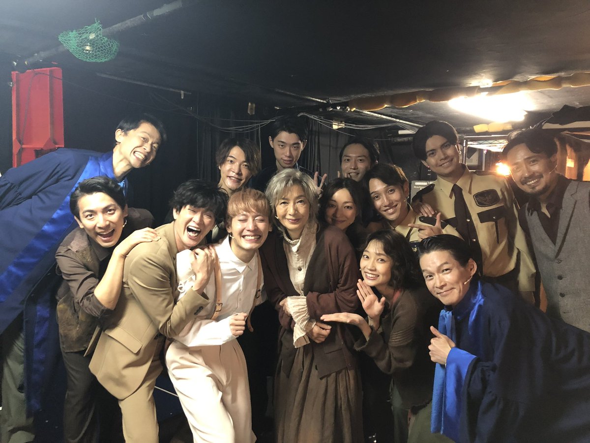 ShinyaNIRO's tweet photo. #ミュージカルHOPE
#小林亮太 Ｋの千秋楽でした‼️

泣いたぁ！！

努力家の亮太が目の前でグングン成長してゆく様子を僕はSS席で見ていました。心から誇りに思います‼️

ありがとう❣️

明日は #永田崇人 のＫで大千秋楽です‼️ https://t.co/v3IHqRtMaj