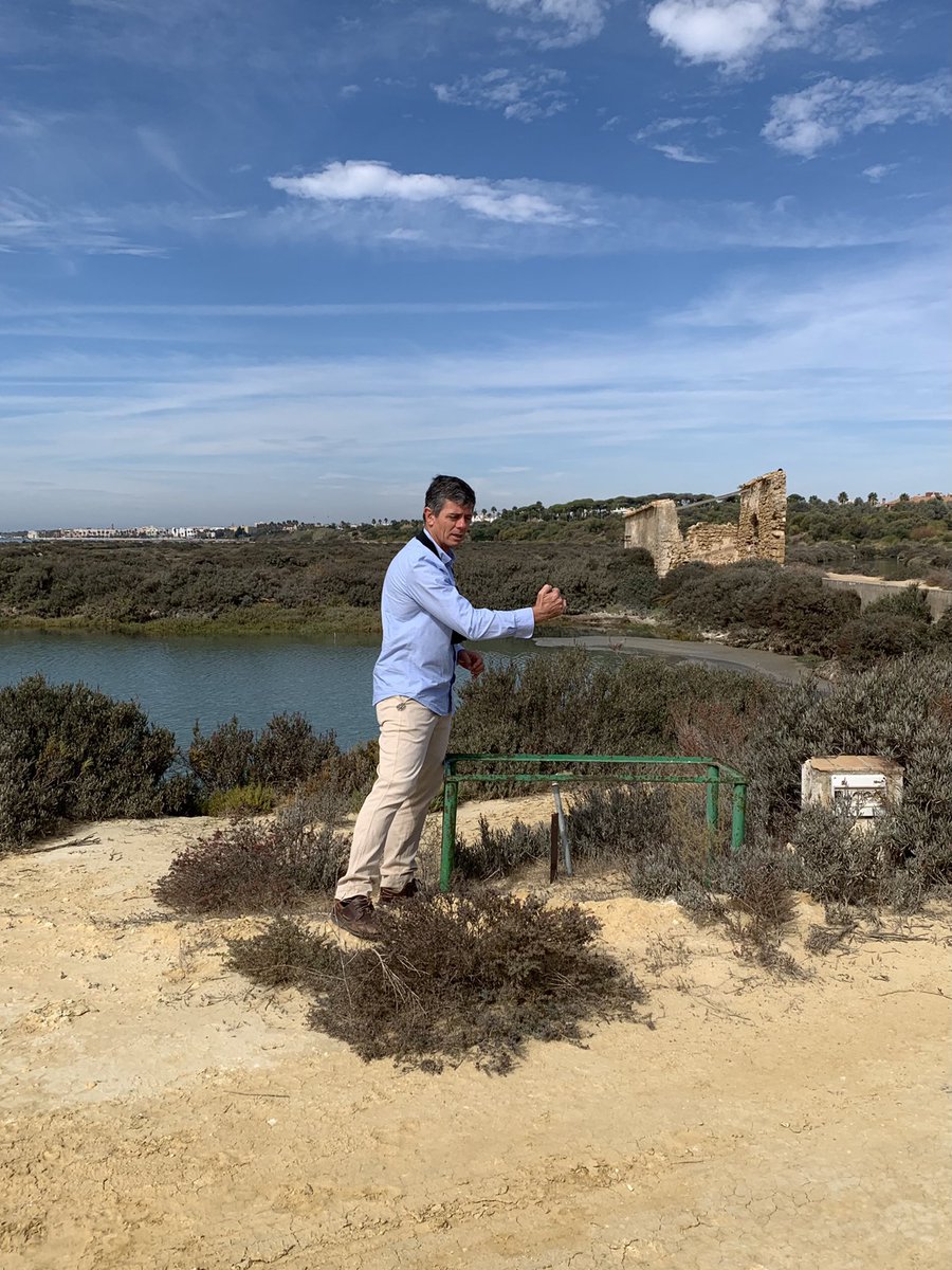 travel_thelife's tweet photo. Qué bonita experiencia ver cómo se realiza el despesque tradicional en los esteros del Parque Natural Bahía de Cádiz. Gracias al Fondo custodia y recuperación de la marisma salinera @salarte_org por conservar y promover esta tradición y mostrarnos su sostenibilidad #ForumElPuerto https://t.co/66SkPDggf3