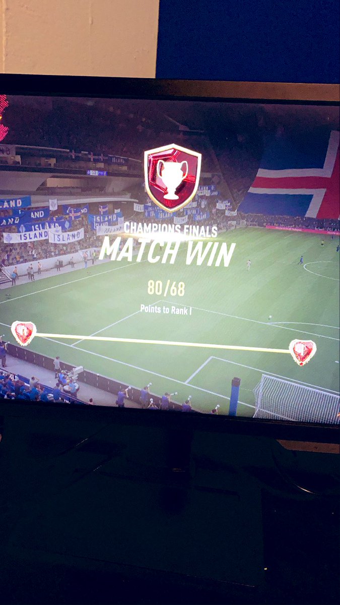 20-0🥺🤝📸👏🏻

Leikmaður helgarinnar: Neymzi frændi
Sub helgarinnar: Chiesa
Bestur í klefanum: Saint Max sparaði ekki fimmaura brandarana
Fullur og graður helgarinnar: Pogboom