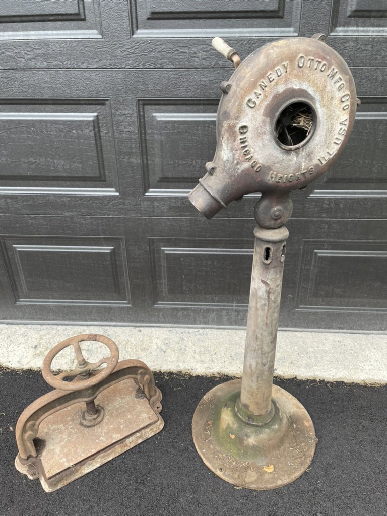 Sc0FF's tweet image. Old iron rescue (book press and a coal forge blower).  I have my work cut out for me on this one. Rust electrolysis bath coming soon.  
.
.
.
.
#tools #bookpress #forge #blacksmith #forged #restoration #iron #ironaddict #antiques