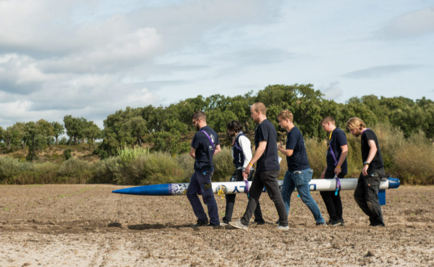 SpaceWatchGL's tweet photo. EuRoC 2021 rockets taking off

 #EuRoC2021 #EuropeanRocketryChallenge #PortugalSpace #PortugueseArmy #PortugueseSpaceAgency

https://t.co/nIqxok5Mwn https://t.co/COnNkfZDba