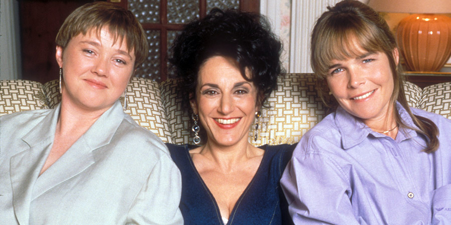 The very first episode of Birds Of A Feather first aired 32 years ago tonight. The long-running smash hit has clocked up 128 episodes over 12 series to date, spanning both BBC One and ITV. comedy.co.uk/tv/birds_of_a_…