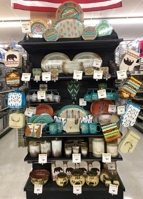 Have you seen our new collection of dishes? Spruce up your dining table with our new must-have dining wear and accessories!