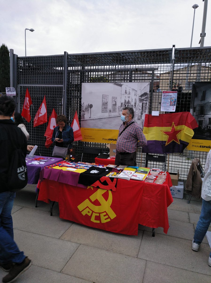 PCESalamanca's tweet photo. En el #FarinatoRock, disfrutando de la solidaridad. https://t.co/RUUbxnY7ix