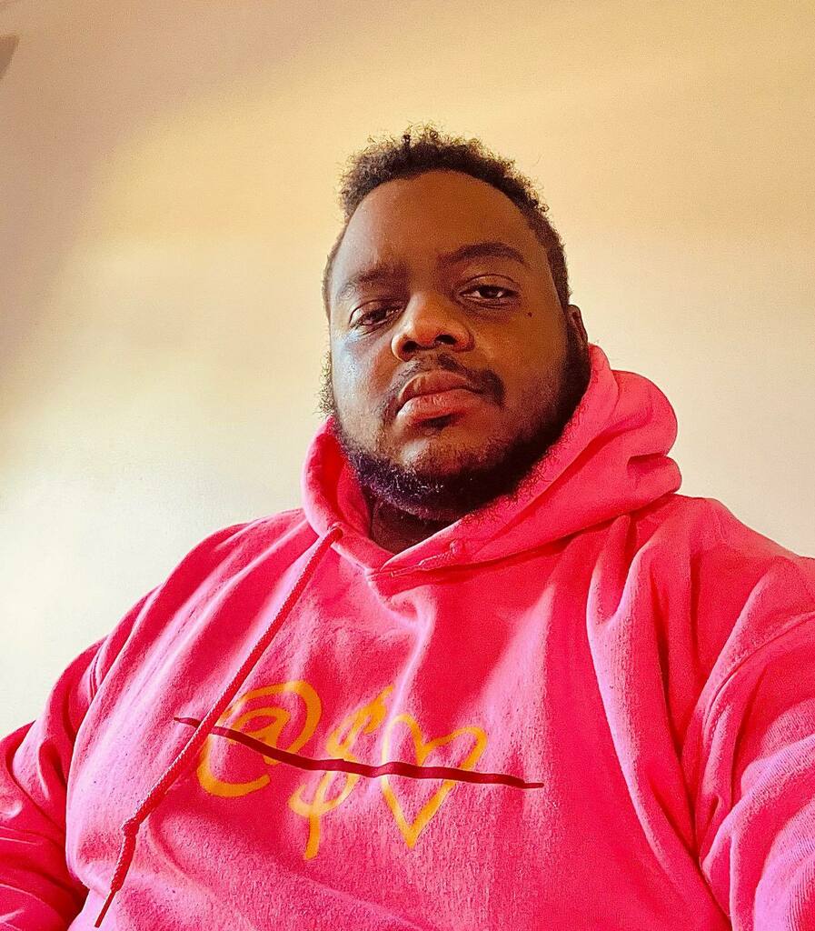 KennyFresh1025's tweet photo. This has been packed up since we moved. Wife brought it out the garage and washed it for me.
Shout out to @l3xdivine for the hoodie! Sis makes dope music and merch!! #supportblackwomen #blackownedbusiness
#refresherpoint
#appleiphone https://t.co/c9akt16oAc https://t.co/1lPEzz0TpA