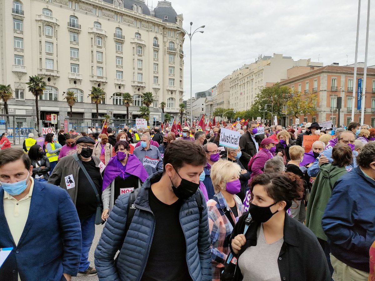 ConchiAbellan_'s tweet photo. Hoy hemos llenado las calles de Madrid para defender unas #PensionesDignas y justas para todas.

Que lo tengan claro, mientras Unidas Podemos esté en el Gobierno no toleraremos ningún recorte en el sistema público de pensiones✊.

#16OctubreTodxsEnMadrid https://t.co/HMo3BdQIqY