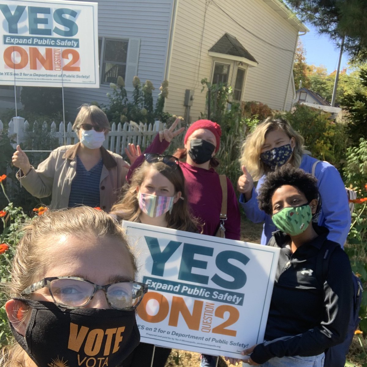 Another great day of both abundant autumn colors + deep canvass convos w neighbors the Dept of Public Safety we need! @Yes4Minneapolis @TakeActionMN #YesOn2 #Yes4Minneapolis