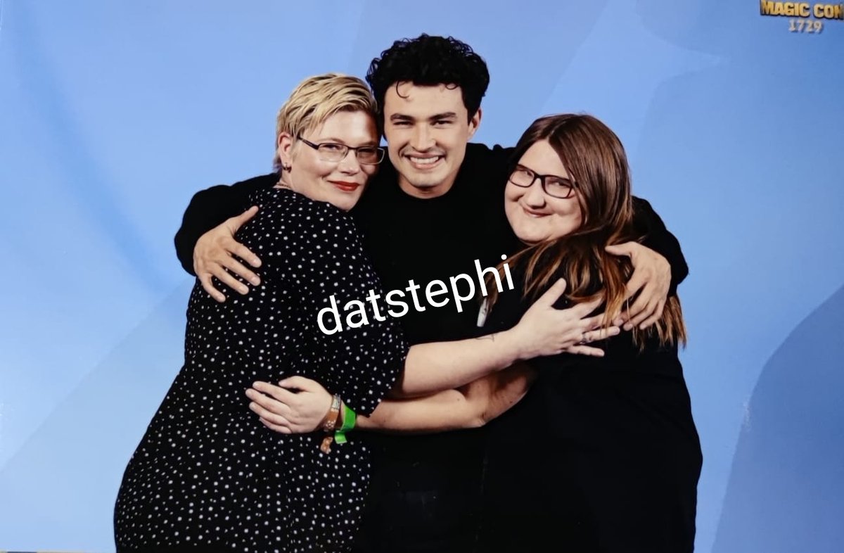 DatStephi's tweet photo. finally 💛💛 we are so happy #gavinleatherwood #Caos #nickscratch https://t.co/Kdh7r0AXOB
