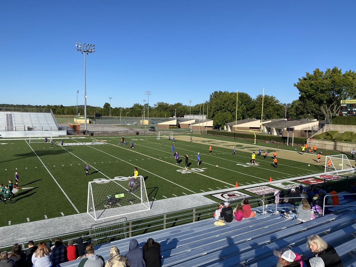 AlmaSoccerClub's tweet photo. Another beautiful day for some FC Alma Soccer at Airedale Stadium! #FCalma #only1Airedale @AiredaleSoccer https://t.co/wzN2a6kANs