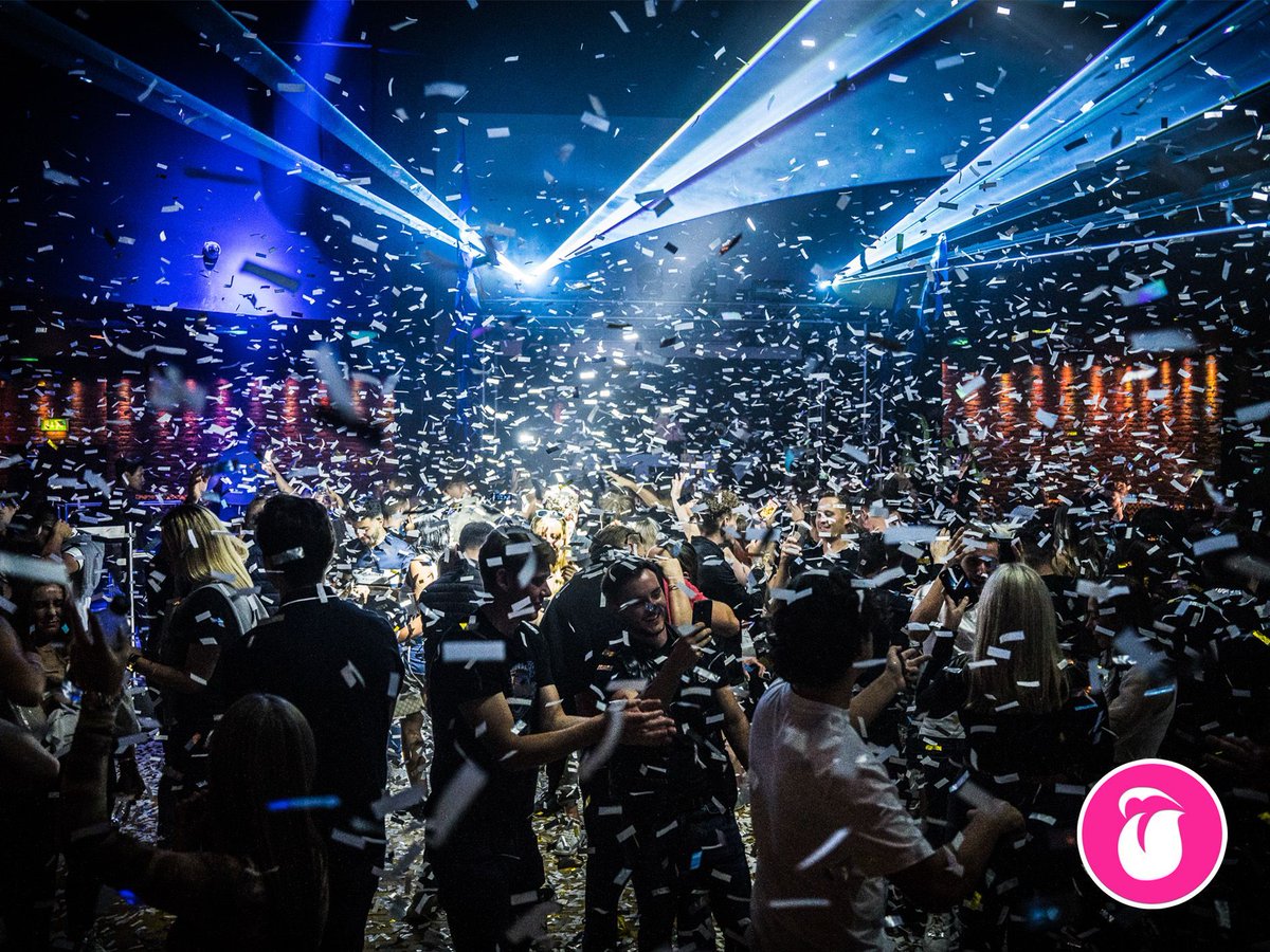 There are so many beautiful reasons to love Saturday. One of them is our Nightphotography service🎉
@romfordatik
#saturdaynight #saturday #saturdayvibes #party #weekend #love #music #nightlife #instagood #weekendvibes #friends #saturdaymood #dj #drinks #like #photooftheday #dance