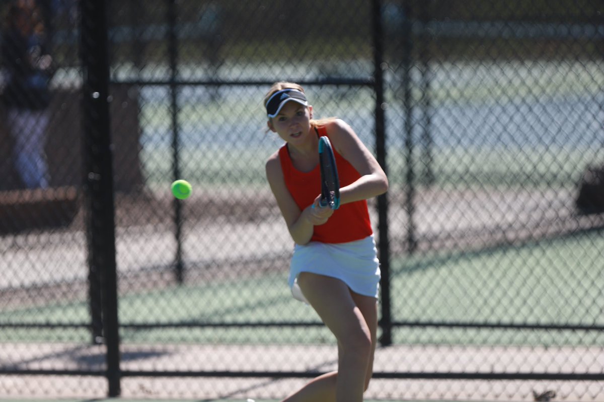 bigmac_nocheez's tweet photo. Jillian Harkin, @_MHSGirlsTennis junior, breaks through for the Class 6A singles state title with a win over
Emily Chiasson of @BVNW_Athletics 6-4, 6-4. https://t.co/yYbzOPdQLj