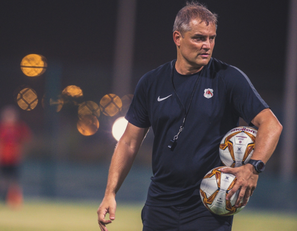 edgardVE's tweet photo. Diego Aguirre actual DT del Inter de Porto Alegre sería nombrado nuevo entrenador de la selección de Uruguay ante el inminente alejamiento de Oscar W. Tabárez. #16oct21 https://t.co/fVOVUamM2F