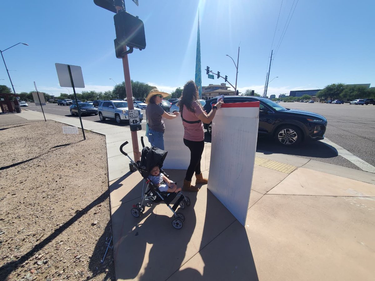 AbraSingleton's tweet photo. #ProLife #Activism in Phoenix/Scottsdale, AZ.
#Abortion #ProChoice #ChoiceChain #Genocide #HumanRights #SoTheWorldWillSee https://t.co/BIY8qs7ybW