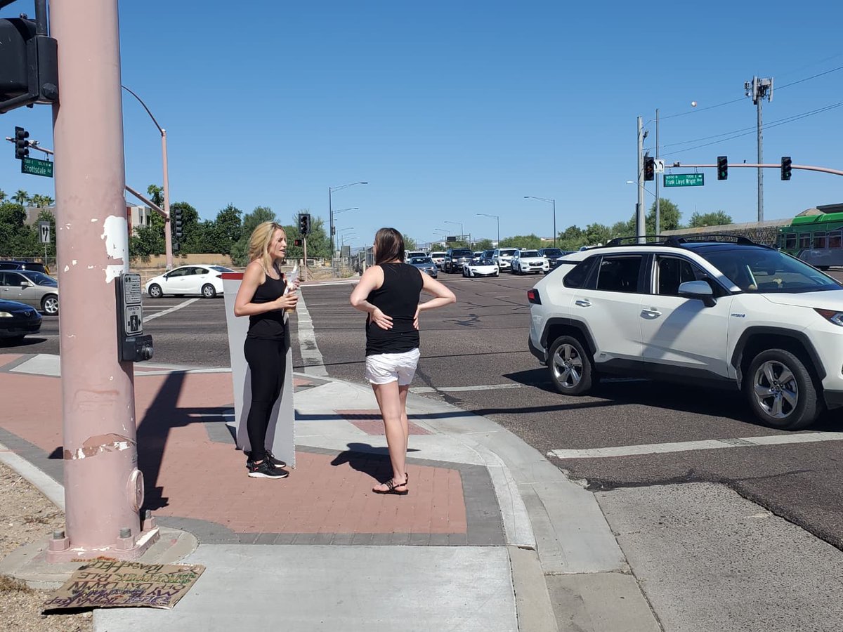 AbraSingleton's tweet photo. #ProLife #Activism in Phoenix/Scottsdale, AZ.
#Abortion #ProChoice #ChoiceChain #Genocide #HumanRights #SoTheWorldWillSee https://t.co/BIY8qs7ybW