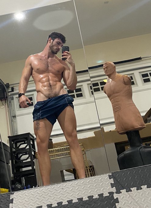 saturday sweat 💦 https://t.co/H2gNZRRJUp