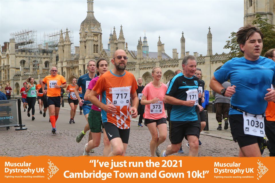 Pic2GoUK's tweet photo. Fabulous to be sharing the photos with the runners in today’s @MDUK_News #Cambridge #TownandGown10k https://t.co/yr0e1AeeHT