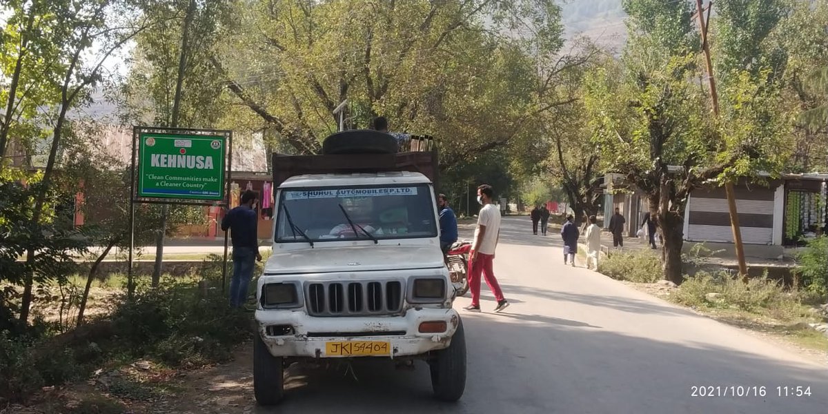 AloosaBlock's tweet photo. Retro-reflective Signages bearing Sanitation slogans installed throughout the stretch of Bandipora-Sopore Road from Watlab entry through Kehnusa, Ashtengoo, Aloosa, Kema, Mangnipora upto Potushay @CleanInd @CleanIndiaWatch @KashmirRdd @dcbandipora @dicbandipora @DrBashirKAS2009 https://t.co/TQaSfVEp5x
