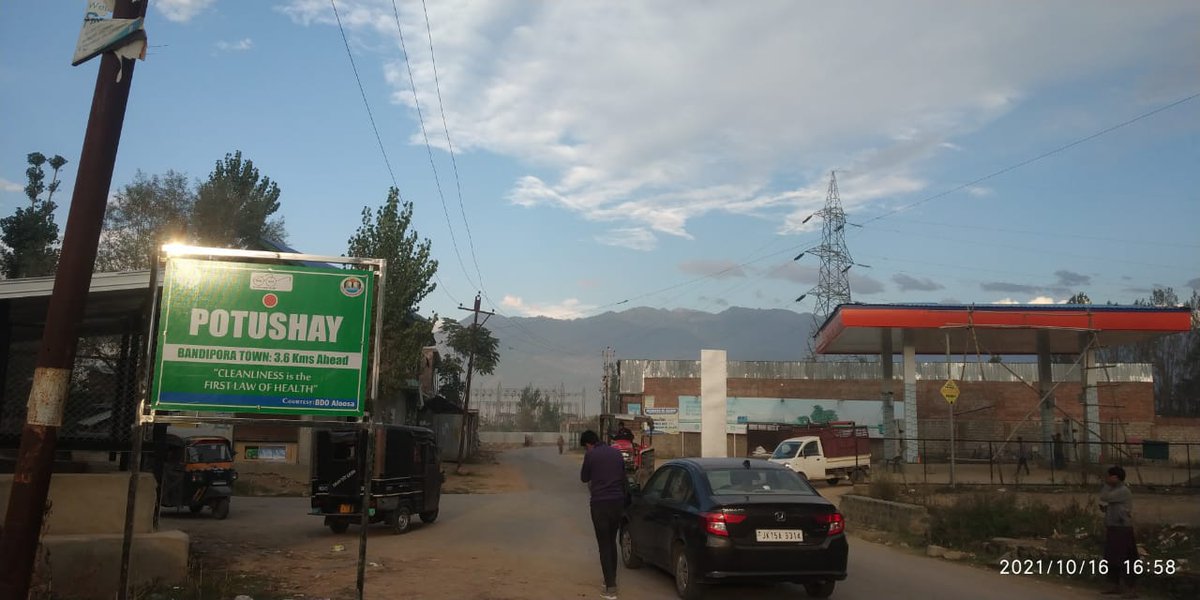 AloosaBlock's tweet photo. Retro-reflective Signages bearing Sanitation slogans installed throughout the stretch of Bandipora-Sopore Road from Watlab entry through Kehnusa, Ashtengoo, Aloosa, Kema, Mangnipora upto Potushay @CleanInd @CleanIndiaWatch @KashmirRdd @dcbandipora @dicbandipora @DrBashirKAS2009 https://t.co/TQaSfVEp5x