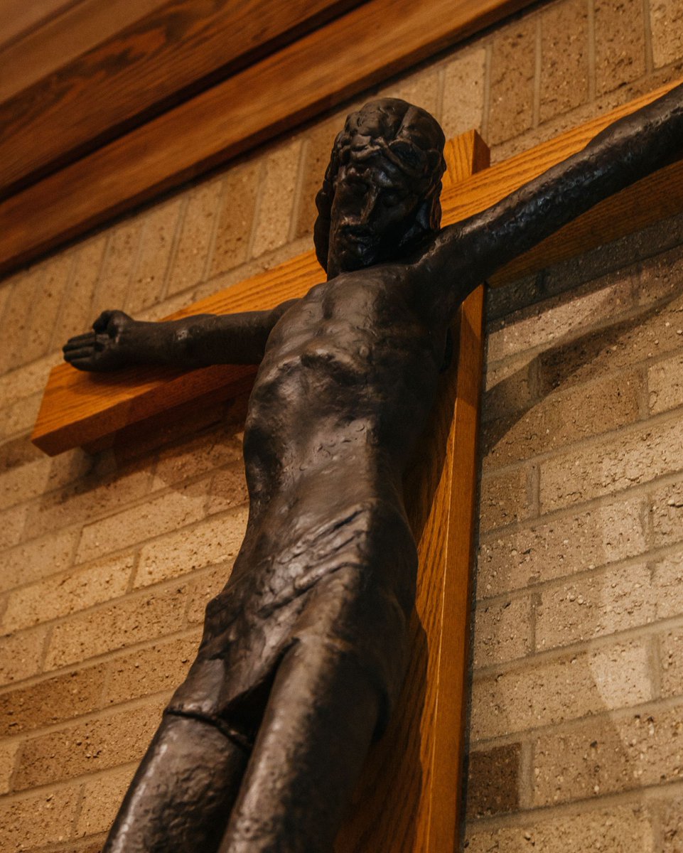 CSCVocations's tweet image. This week we share the crucifix from Our Lady Seat of Wisdom Chapel in Malloy Hall at Notre Dame
⁣
The cross was constantly before the eyes of Basil Moreau, whose motto for his congregation was Spes Unica. The cross was to be &quot;Our Only Hope.&quot; -Holy Cross Constitutions.