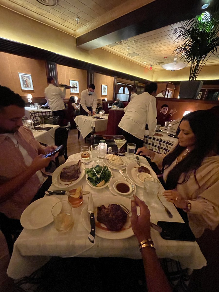 JoshBeFresh's tweet image. Family photos via Apple Watch … The Three Troublemakers together again 🥰🤍🤞🏾 #FirstCousins #Firstfriends