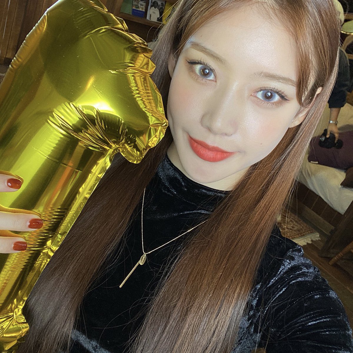 darongkeem's tweet photo. 오늘 우리 블스 1살 입니다 👼🏻
데뷔 1주년 축하해주신 우리 루미나 너무 감사하고 사랑해요 🤍🤍
그리고 지금까지 함께해주셔서 고마워요 앞으로도 블랙스완x루미나 함께하면 좋겠어요 🤍🤍🤍🤍
사랑하는 영흔언니 파투 그리고 레아 우리 서로 사랑합시다 🤍 
#1016 https://t.co/adp8Oqq8Ok