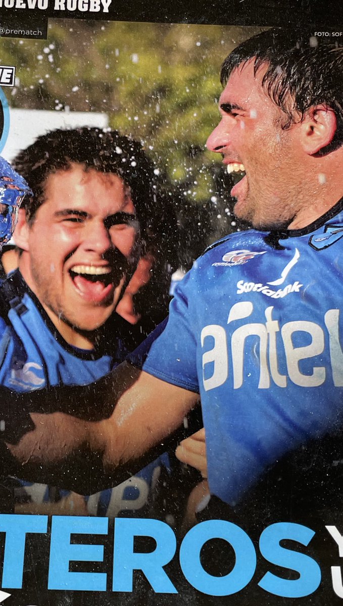 Hoy me mandan una foto, que me trae recuerdos lindos.
Ale Nieto , en  el 2014 festejaba desde adentro de la cancha la Clasificación, en el 2021 es Coach en la Academia de ⁦<a href="/RugbyUruguay/">U.R.U.</a>⁩ . Vamos siempre por mas .