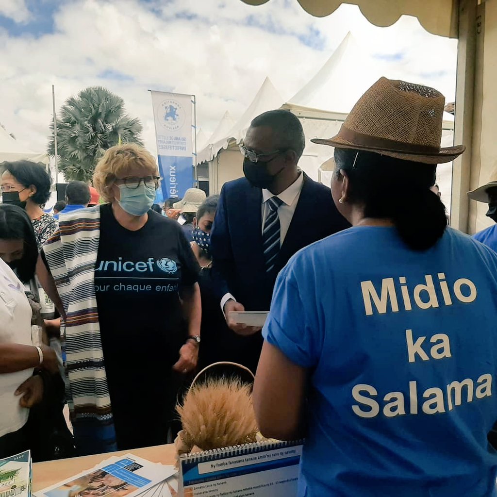 FitiavanaHerin2's tweet photo. Célébration of the global handwashing day 2021
"Our Future is at Hand - Let's Move Forward Together"
#ghd2021
#Iwasthere
#Mobcom #Mywork https://t.co/mCzHpZ2ePl