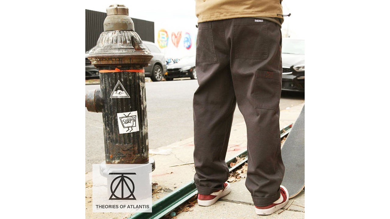 Nollie Skateboarding 都市伝説を題材にしたメッセージ性の強いグラフィックで我が道を行く ニューヨークの アングラブランド Theories セオリーズ のアパレル デッキ入荷 T Co Ka9qaefg3c Theories スケボー スケートブランド Sk8