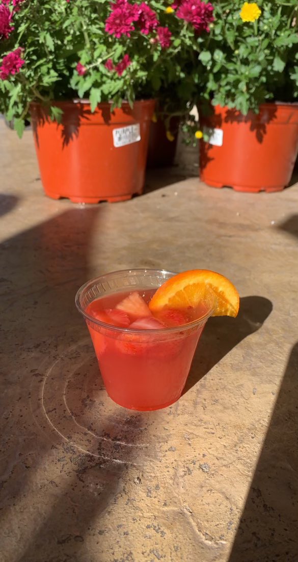 ChattersLife's tweet image. Welcome to the #jungle #junglejuice only $1 at #chatterslife in the ❤️ of 🦍 district.  #oagaag #Homecoming2021 #weekend