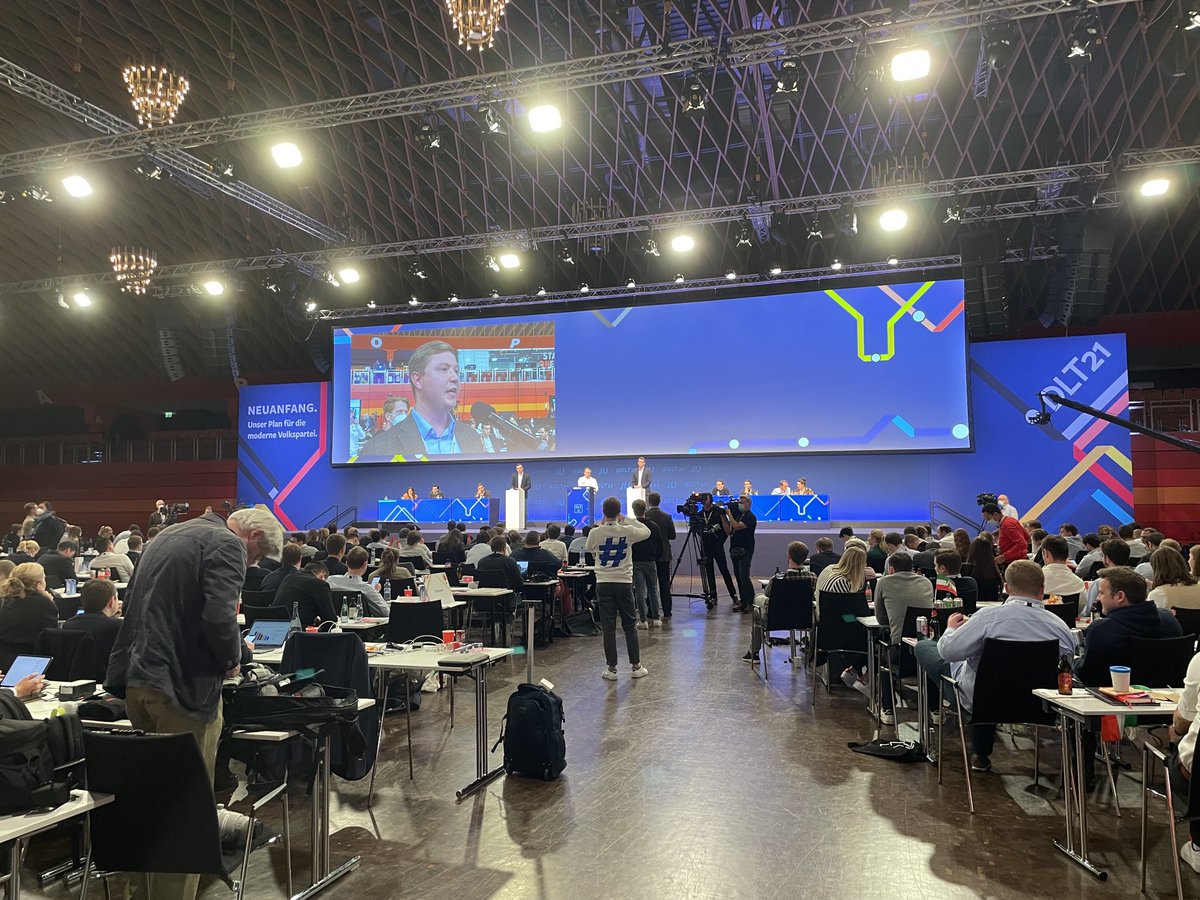 Heftige Aussprache der #JU #DLT21 zum Wahldebakel. Falscher Kandidat, schlecht organisiert, keine klaren Positionen, keine Geschlossenheit… kritisch, schonungslos wie selten bei #CDU #CSU…
