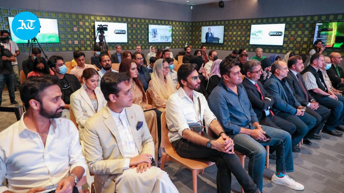 Crowds at the #Pakistan Pavilion were thrilled with national stars taking the stage at #expo2020dubai on Friday evening. They were part of a meet and greet event organised by the #HemaniGroup on Friday, October 15. @expo2020dubai

khaleejtimes.com/photos/expo-20…