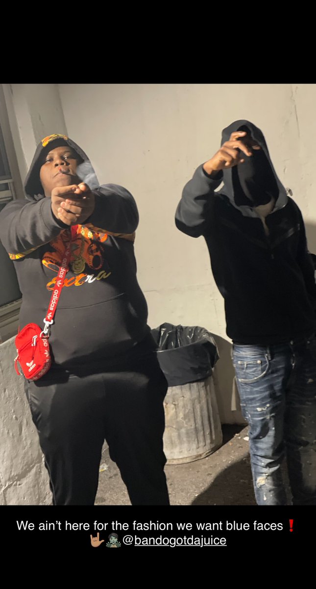 MekhiSmith2's tweet photo. Niggas don’t fuck wit gang dummy💙🤟🏽❗️👎🏽👻#diew💫💫 https://t.co/TSAr8TUD2g