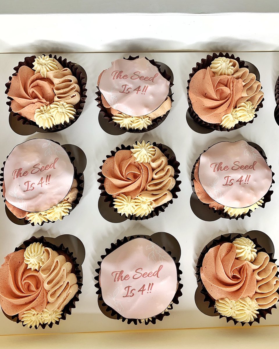 LuchiBakes's tweet photo. Send us a DM to order @luchibakes @smallbizsatuk #LuchiBakes #Quarantine #Baking #business #cake #SmallBizSatUK #shoplocal #supportsmallbusiness #BLM https://t.co/VCcH8PyeOC