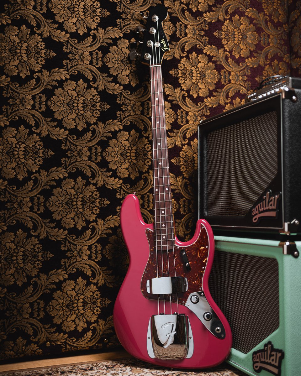 cmeBASSment's tweet photo. There’s nothing like @fender “CME Spec.” Why? Because we carefully select our favorite modern and historic specs to make them unlike any other. Feel a @fender “CME Spec” bass for yourself today! https://t.co/8FkwPNZvuJ #chicagomusicexchange #thebassment #fender #CMEspec #basstalk https://t.co/EJb8ijWafv
