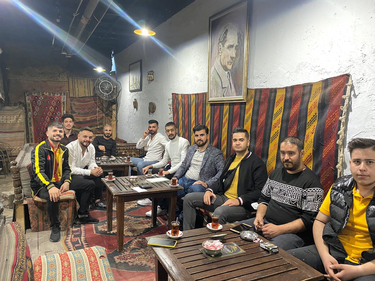 Gelecek Partisi Malatya Gençlik kolları  İl Başkanımız <a href="/mehmetdmr1_/">mehmet demir</a> başkanlığın da başkanlar kurulu toplantımızı gerçekleştirdik.
Hayırlara vesile olsun. <a href="/Ahmet_Davutoglu/">Ahmet Davutoğlu</a> <a href="/BMustafaGozel/">Mustafa Gözel</a> <a href="/MustafaCOPLAN/">Mustafa COPLAN</a> <a href="/AhmetErcanUckan/">Dr. Ahmet Ercan Uçkan</a> <a href="/mehmetdmr1_/">mehmet demir</a>