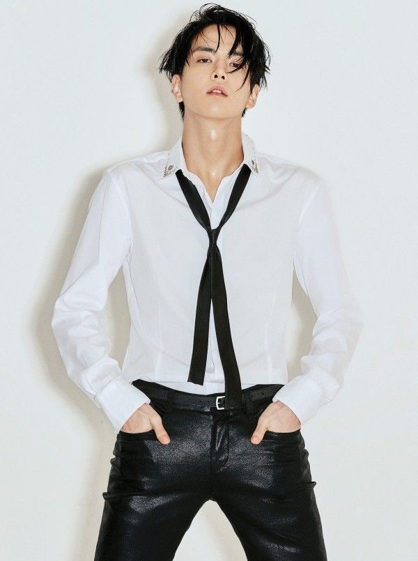 FB1NGrOVIAYWHUD?format=jpg&name=900x900