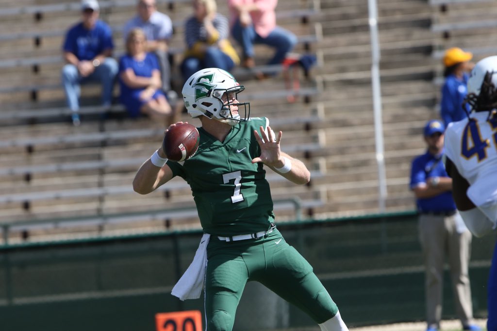 ZachTanner863's tweet photo. Extremely blessed to have received my first Division 1 offer to play football at Stetson University! 🌴 #GoHatters @CoachHRichards @StetsonFootball https://t.co/ilXG0mEjEn