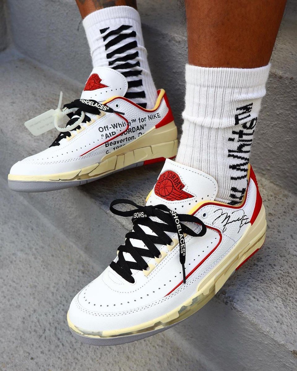 zSneakerHeadz's tweet photo. 2021 OFF-WHITE x Air Jordan 2 Low “White/Varsity Red” on-feet! ⚪️🔴⚫️
Expecting a November 12th release. Retail $250. https://t.co/ScZyFwlsG3