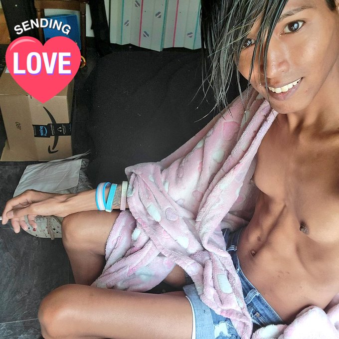 Let the lovin take ahold ?
#TransIsBeautiful #LGBTQ https://t.co/AolEUvbGeO