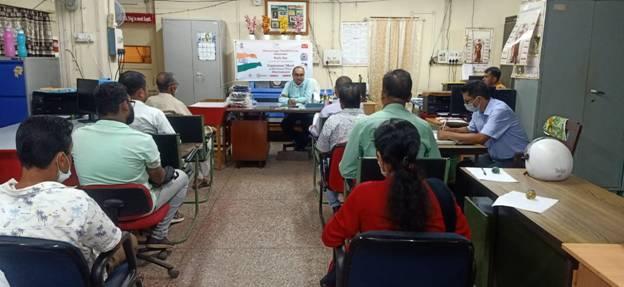 PIBAhmedabad's tweet photo. #AzadiKaAmritMahotsav
રાષ્ટ્રીય ટપાલ સપ્તાહના ભાગરૂપે ઇન્ડિયા પોસ્ટે ટપાલ દિવસ મનાવ્યો
દેશભરમાં વિવિધ પોસ્ટલ સર્કલ્સ દ્વારા ગ્રાહક સભાઓ આયોજિત થઈ
https://t.co/HBfNUlOxD4
#राष्ट्रीय_डाक_सप्ताह2021 #PostalWeek2021 #IndiaPostAt75 https://t.co/KInqPc87Yo