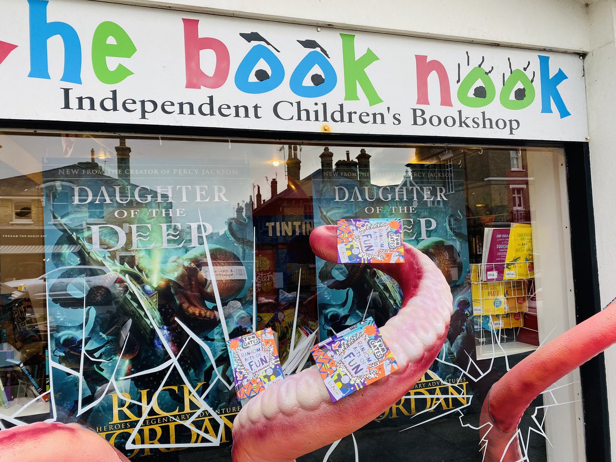LizPichon's tweet photo. THANK YOU @booknookhove and everyone who came for a fabulous signing. I wrestled the octopus and won. Not sure this is what they intended it for… #RandomActsOfFun #TomGatesBooks https://t.co/TBBtOndXNQ