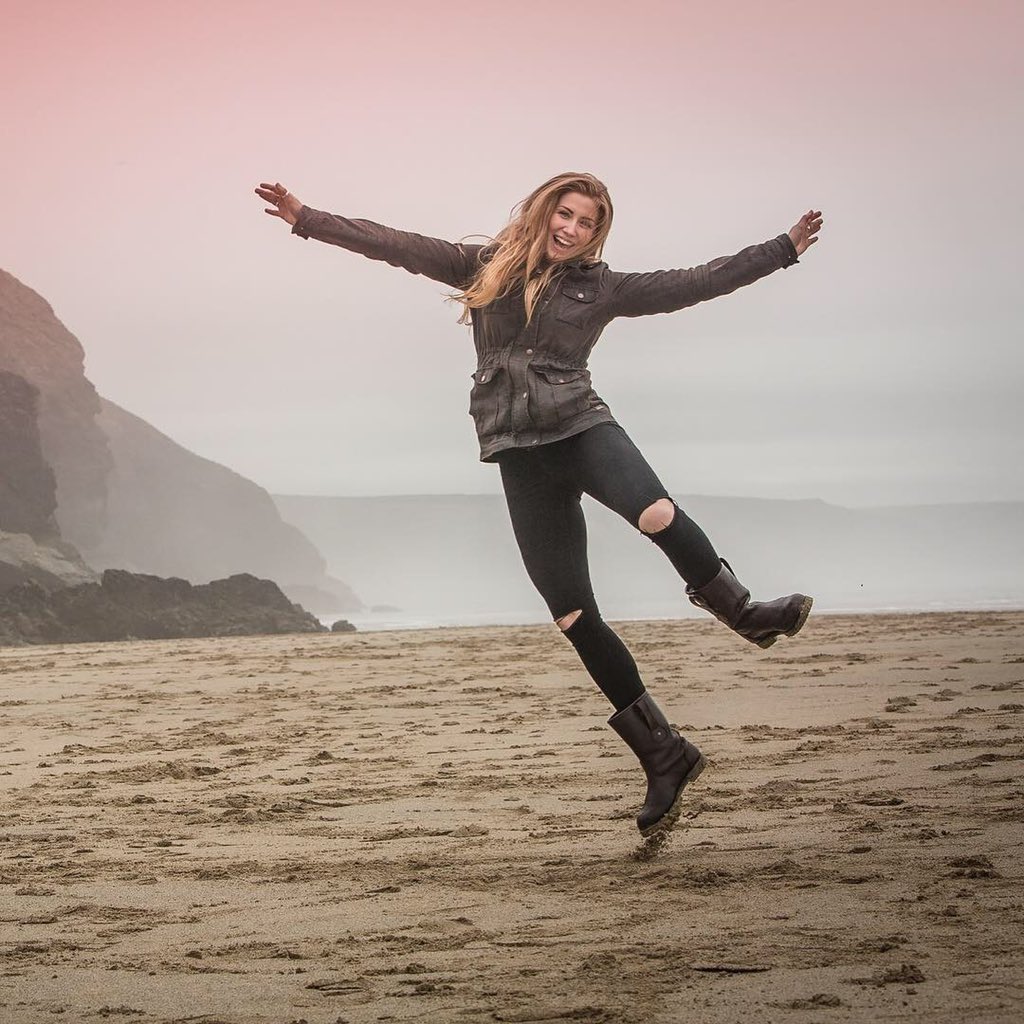 Trailback01's tweet photo. Cinderella is proof that a new pair of shoes can change your life. 

Get out in the great outdoors and have a ball.

Trailback Boots with Sole 

Love the outdoors, love life

https://t.co/2SCyHL9Rwr

#getoutside #countryside #handcrafted https://t.co/I3q9OmlyQ2