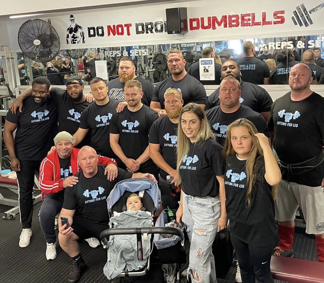 RealMartinCee's tweet image. When you stand together amazing things happen @terryhollands @SeanKennnedy1 #LiftingForLeo #Strongman #StrengthCommunity